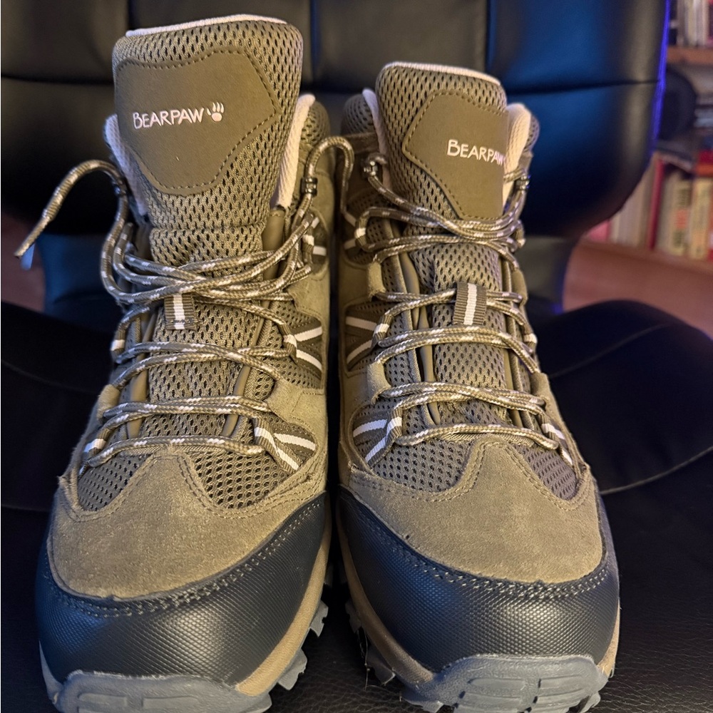 Bearpaw Women’s Hiking Boots - Brown and Black Waterproof Brand New No Tags